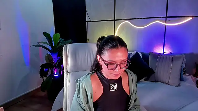 Gia Mazzon online show from 11-27-25, 06:52