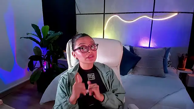 Gia Mazzon online show from 12-05-25, 05:55