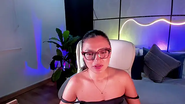 Gia Mazzon online show from 11-13-25, 05:50