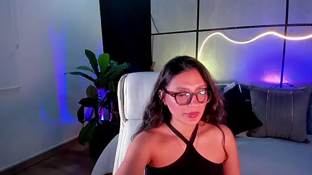 Gia Mazzon online show from 11-19-25, 04:18