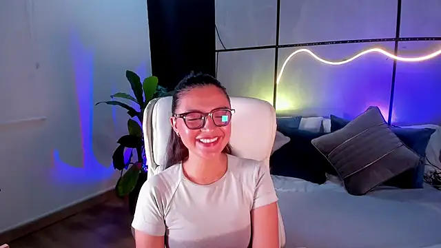 Gia Mazzon online show from 11-11-25, 05:19