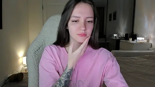 Sonia moon  online show from 10-10-25, 02:34