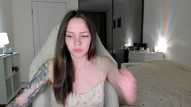 Sonia moon  online show from 10-20-25, 03:08