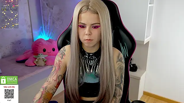 Latex Kitty online show from 03-21-25, 05:23