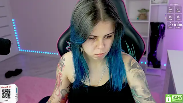 Latex Kitty online show from 11-18-25, 11:02