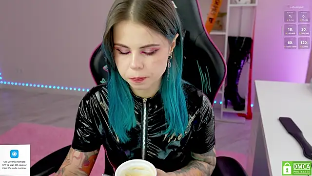 Latex Kitty online show from 10-21-25, 10:03