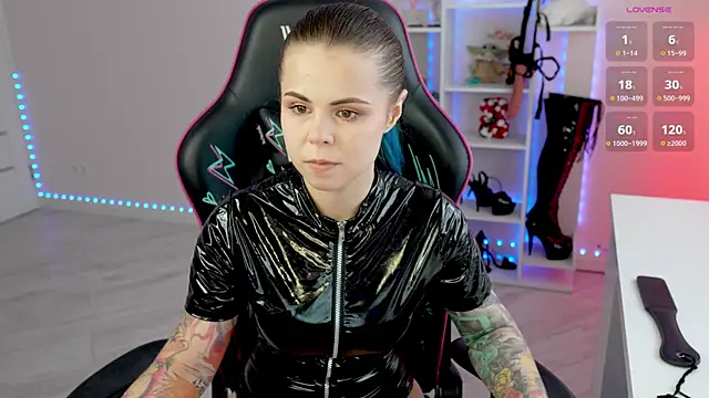 Snapshot of Latex_Kitty chatting on 06-09-26, 01:23 Latex Kitty online show from 06-09-26, 01:23