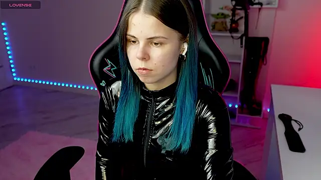 Latex Kitty online show from 02-06-26, 02:57