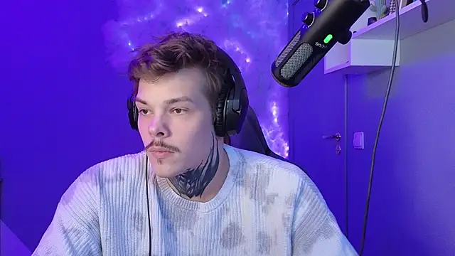 DENIS HERE online show from 01-25-25, 08:21