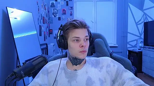 DENIS HERE online show from 03-01-25, 05:38