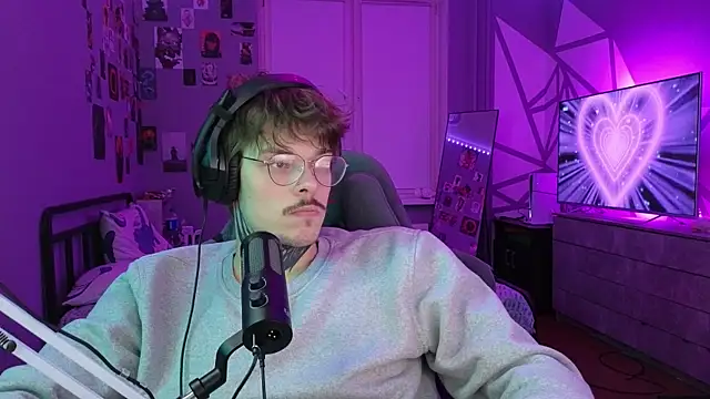 DENIS HERE online show from 02-11-25, 08:10