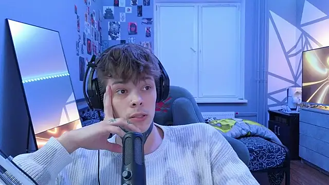 DENIS HERE online show from 02-28-25, 03:15