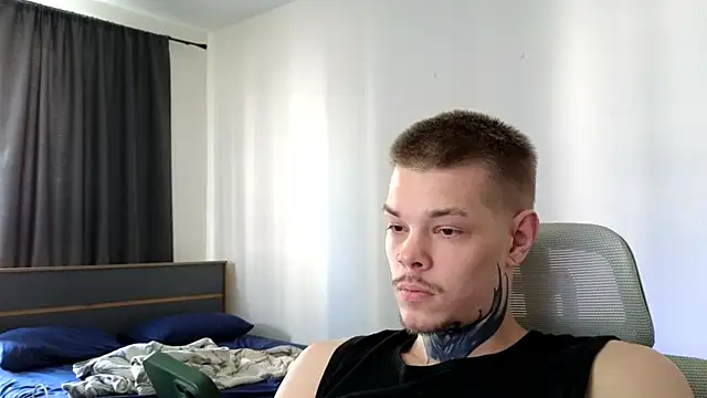 Snapshot of DENIS_HERE chatting on 06-10-26, 06:25 DENIS HERE online show from 06-10-26, 06:25