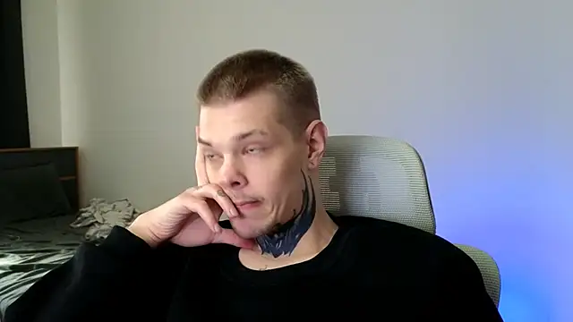 Snapshot of DENIS_HERE chatting on 05-26-26, 01:53 DENIS HERE online show from 05-26-26, 01:53
