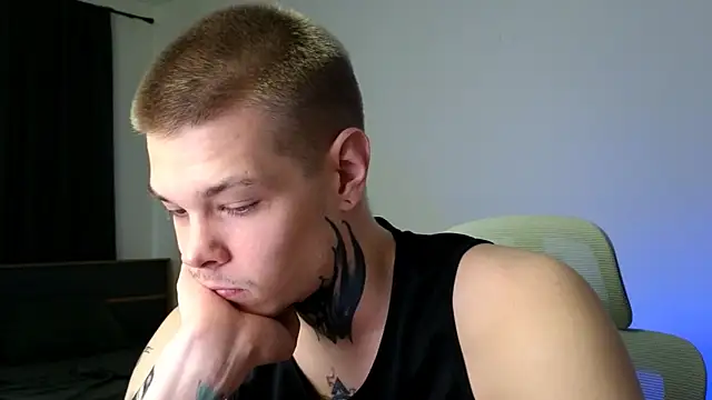 Snapshot of DENIS_HERE chatting on 05-25-26, 04:38 DENIS HERE online show from 05-25-26, 04:38