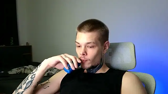 Snapshot of DENIS_HERE chatting on 06-04-26, 07:07 DENIS HERE online show from 06-04-26, 07:07