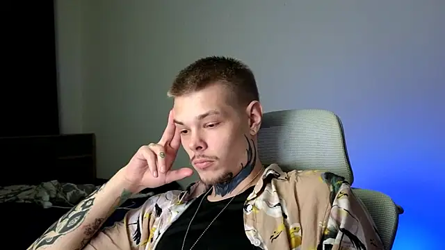 Snapshot of DENIS_HERE chatting on 06-10-26, 07:04 DENIS HERE online show from 06-10-26, 07:04