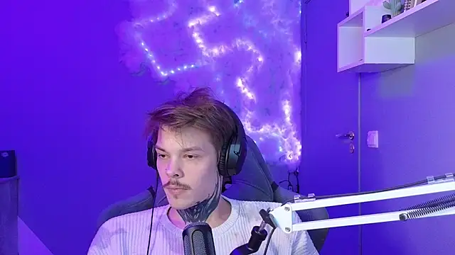 DENIS HERE online show from 01-26-25, 06:58