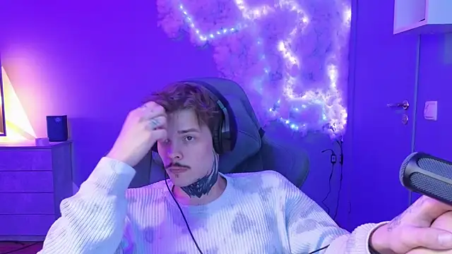 DENIS HERE online show from 02-01-25, 11:37