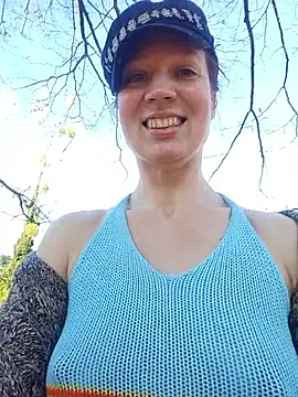 Exhibitionsplit online show from 12-14-25, 01:49