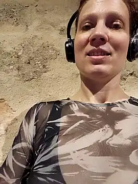 Exhibitionsplit online show from 11-07-25, 02:21