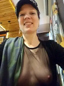 Exhibitionsplit online show from 04-14-26, 07:13