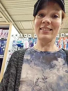 Exhibitionsplit online show from 11-26-25, 03:56