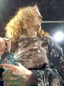 Exhibitionsplit online show from 03-06-26, 11:11