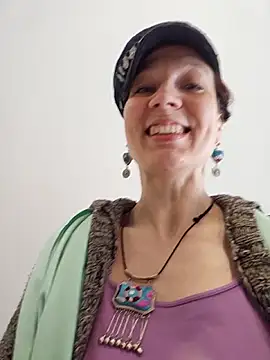 Exhibitionsplit online show from 04-17-26, 08:06