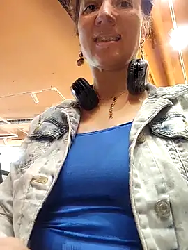 Exhibitionsplit online show from 10-23-25, 11:31