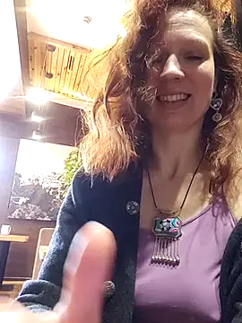 Exhibitionsplit online show from 04-19-26, 08:59