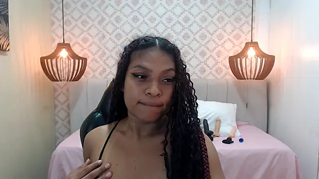 Snapshot of Naomi_Tylers chatting on 09-24-25, 11:32 Naomi Tylers online show from 09-24-25, 11:32