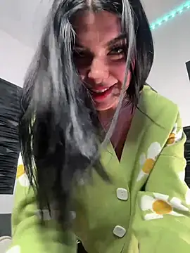 Snapshot of FoxyMx chatting on 01-23-25, 02:33 FoxyMx online show from 01-23-25, 02:33