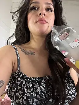 violet-333 online show from 10-26-25, 05:35