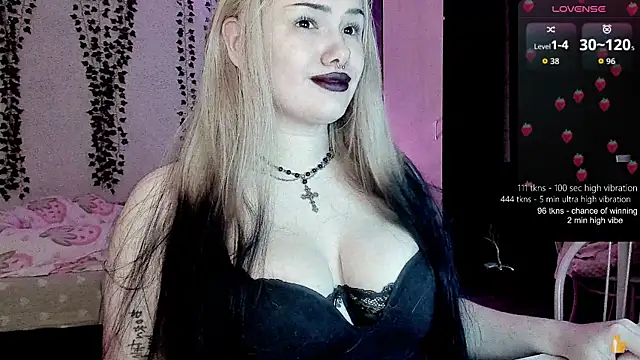 strawberry elfcat online show from 07-08-26, 09:59