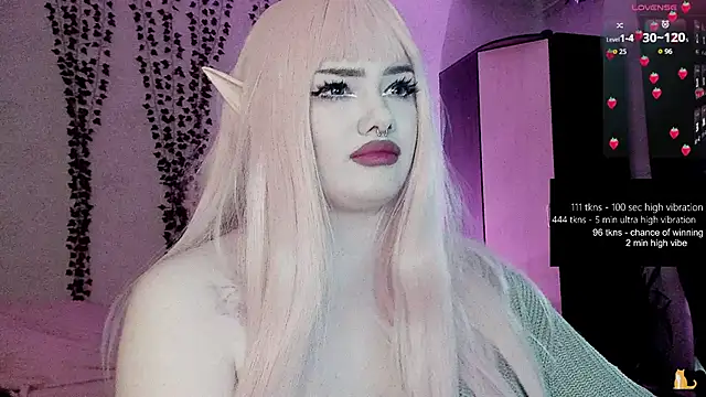 Snapshot of strawberry_elfcat chatting on 05-21-26, 05:49 strawberry elfcat online show from 05-21-26, 05:49