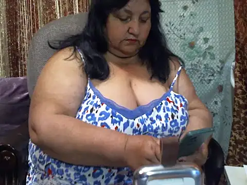 Snapshot of Nezsbudka chatting on 06-22-26, 06:05 Nezsbudka online show from 06-22-26, 06:05