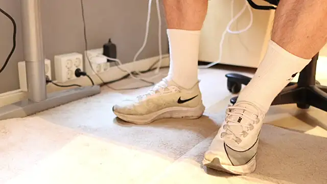 Snapshot of SneakerMaster_ chatting on 07-27-26, 06:53 SneakerMaster online show from 07-27-26, 06:53
