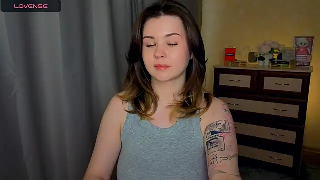 cutie mili online show from 04-15-26, 07:25