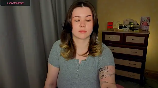 cutie mili online show from 04-19-26, 12:06