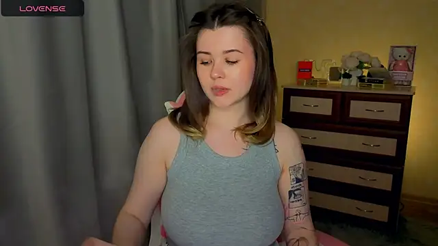 cutie mili online show from 04-18-26, 12:07