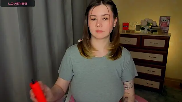 cutie mili online show from 04-25-26, 10:40