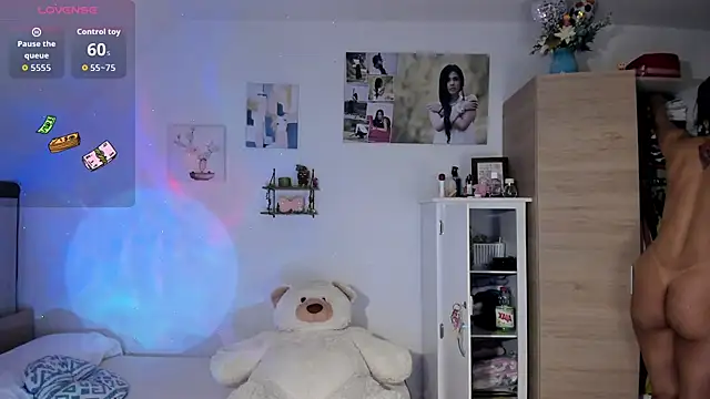 VeronikaOlsen online show from 10-17-25, 12:18