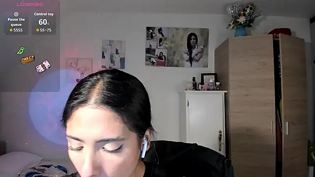 VeronikaOlsen online show from 10-16-25, 01:25