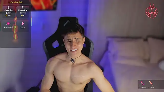 Snapshot of thomklein chatting on 02-13-26, 07:36 thomklein online show from 02-13-26, 07:36