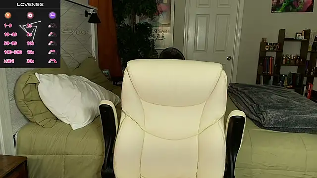 Snapshot of thonylewys chatting on 06-19-26, 09:31 thonylewys online show from 06-19-26, 09:31