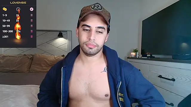 Snapshot of thonylewys chatting on 10-24-25, 10:42 thonylewys online show from 10-24-25, 10:42