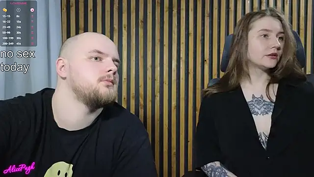 Snapshot of alicepugh chatting on 03-15-25, 06:54 alicepugh online show from 03-15-25, 06:54