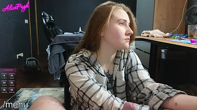 Snapshot of alicepugh chatting on 01-25-25, 09:14 alicepugh online show from 01-25-25, 09:14