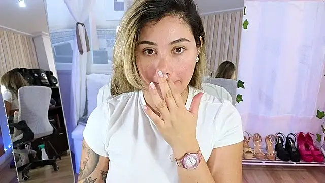 Tawny cox online show from 11-10-25, 03:17